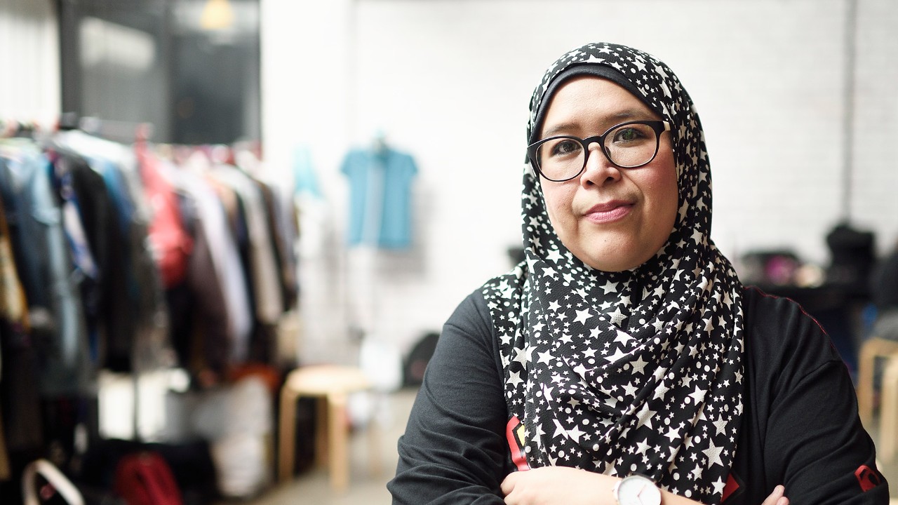 A woman wearing a headscarf, image used for HSBC Malaysia Amanah financing page.